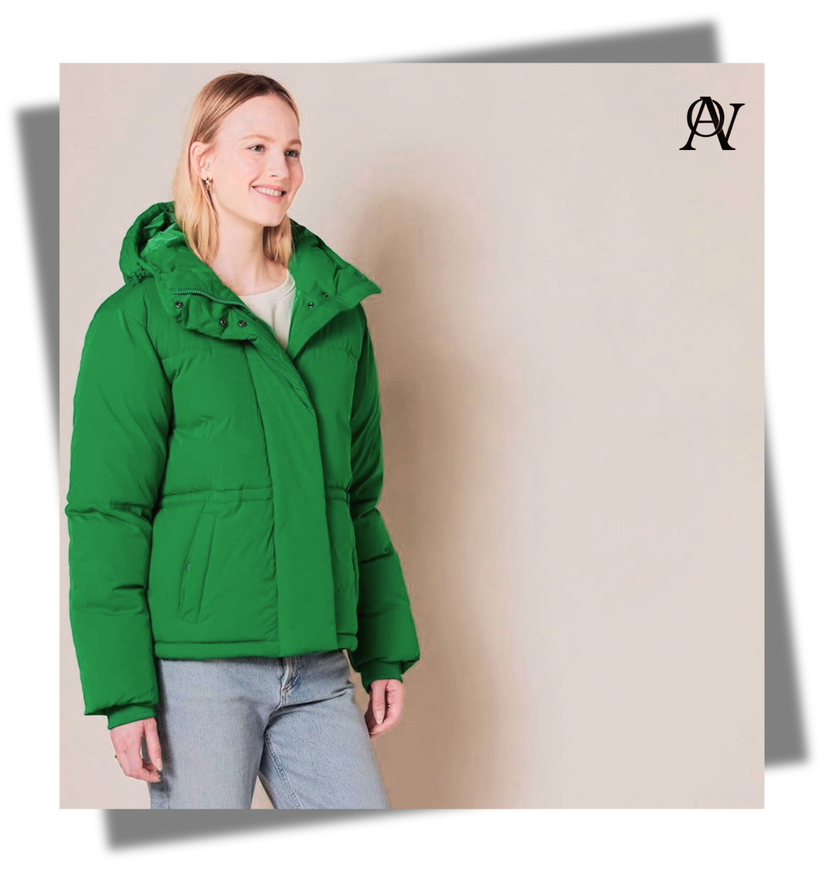 Water and snow resistant padded jacket for women in green color
