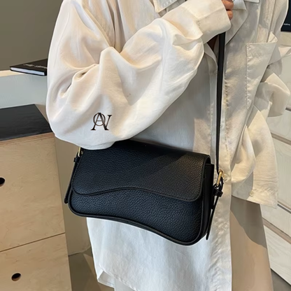 Lychee crossbody bag The vintage touch your outfit needs