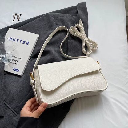 Lychee crossbody bag The vintage touch your outfit needs